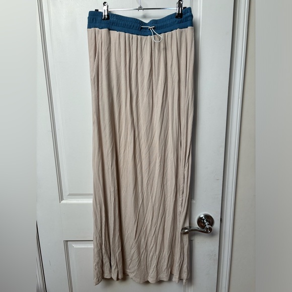 Sheen High-Waisted A Line Flow Skirt - Beige